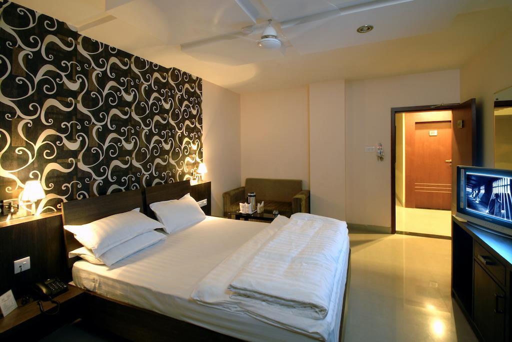 Hotel Tulsi Exotic Μποπάλ Δωμάτιο φωτογραφία