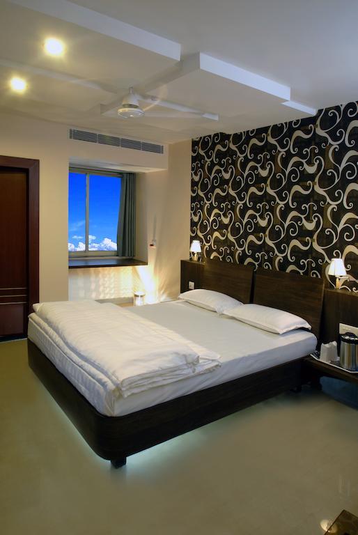 Hotel Tulsi Exotic Μποπάλ Εξωτερικό φωτογραφία