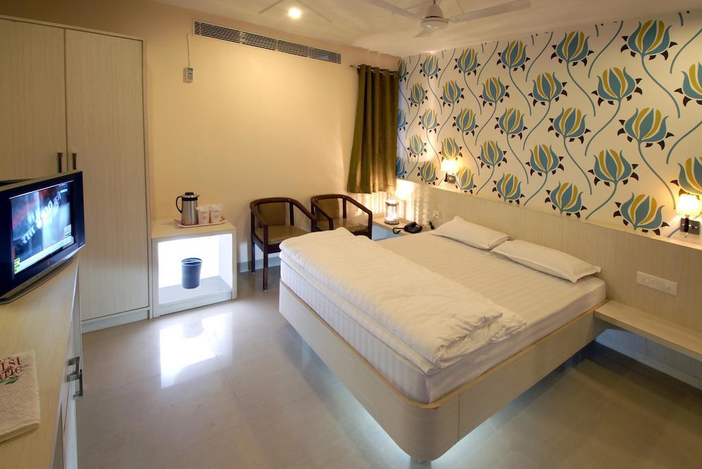 Hotel Tulsi Exotic Μποπάλ Εξωτερικό φωτογραφία
